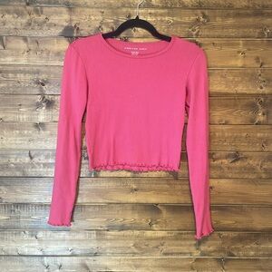 American Eagle Long Sleeve Cropped Tee - Size XS - Hot Pink!